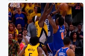 包含西亚卡姆重要时刻比赛局势复杂，切尔西带队取胜！的词条